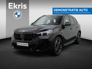 BMW X1 xDrive25e M Sportpakket Pro | Premium Pack | Stuurwielrand Verwarmd | Comfort Access | Trekhaak | Panoramadak | Driving Assistant | Parking Assistant | Harman Kardon | 19''