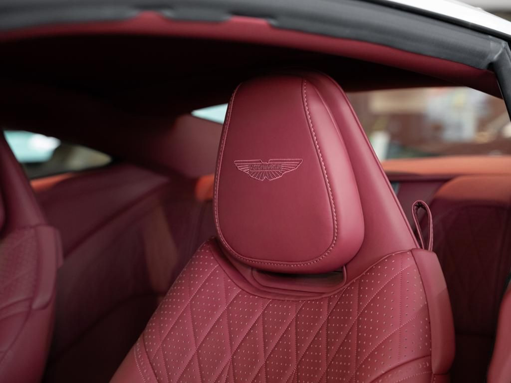 Aston Martin-DB12-image-4