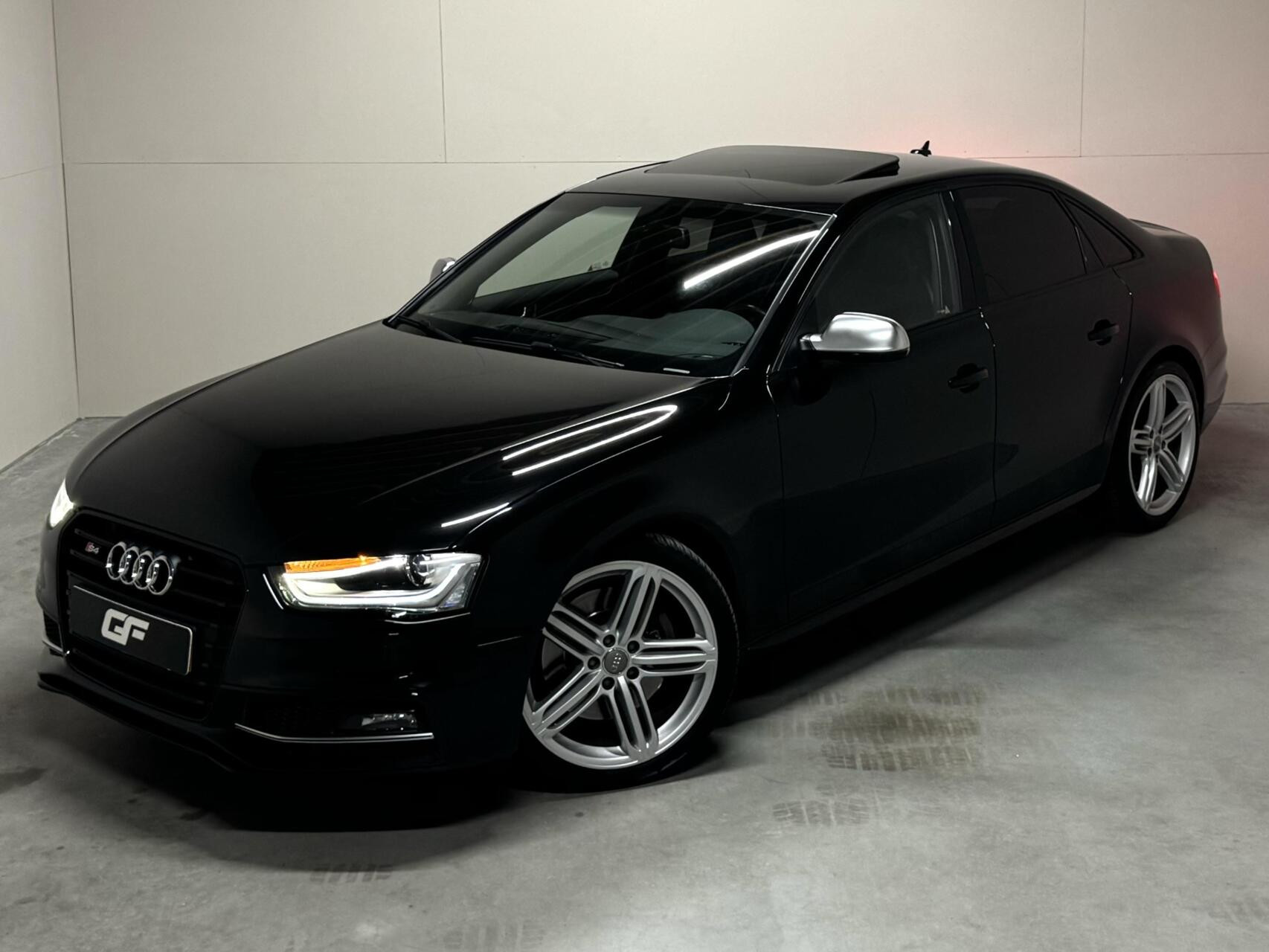 Hoofdafbeelding Audi S4
