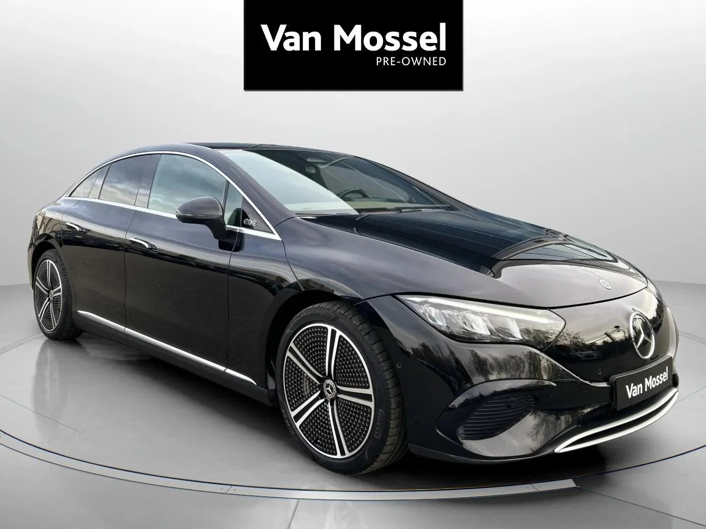 Mercedes-Benz-EQE-image-2