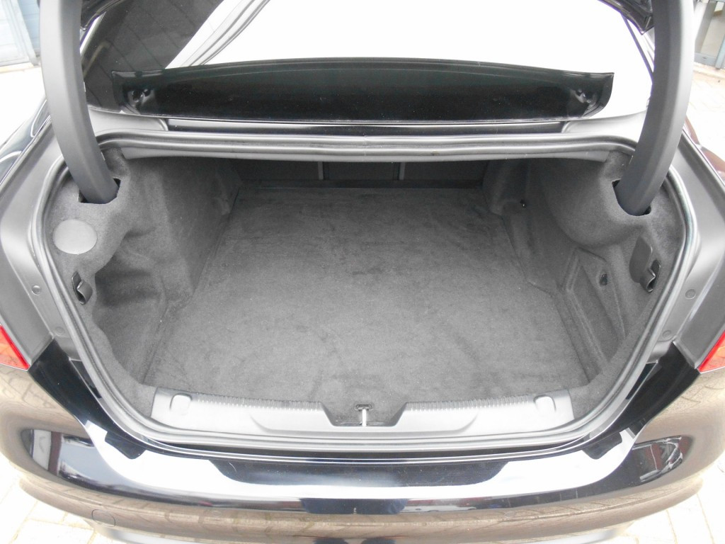 Hoofdafbeelding Jaguar XE