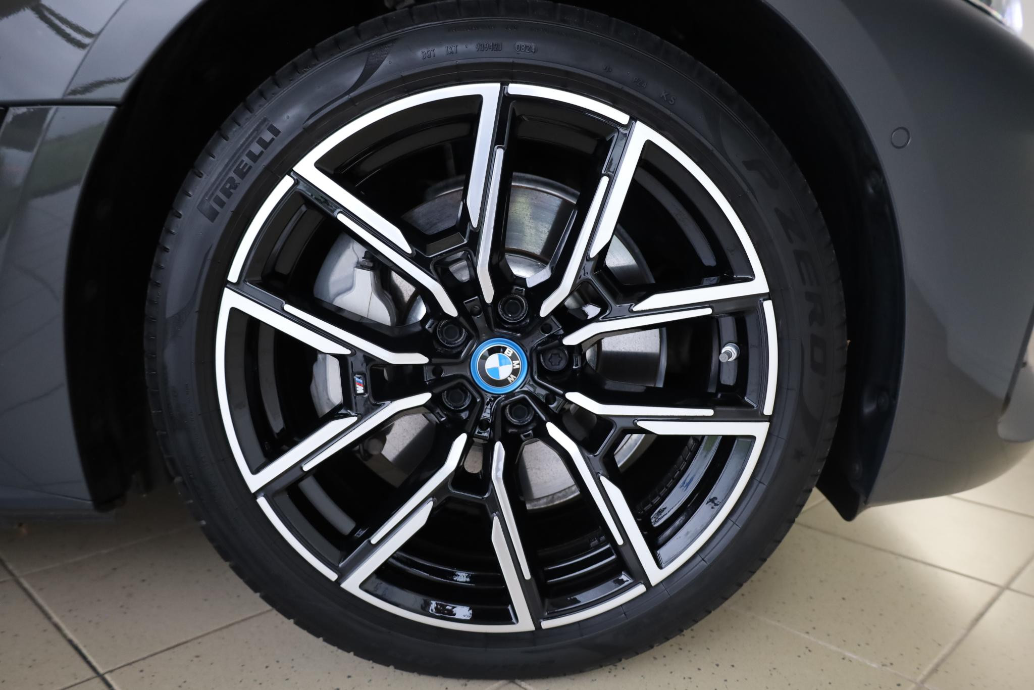 Hoofdafbeelding BMW i4