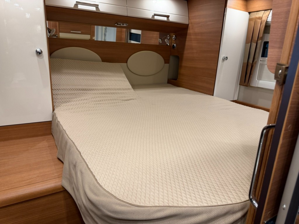 Hoofdafbeelding Carthago Chic C-line 5.0 Qb Suite 180pk Automaat