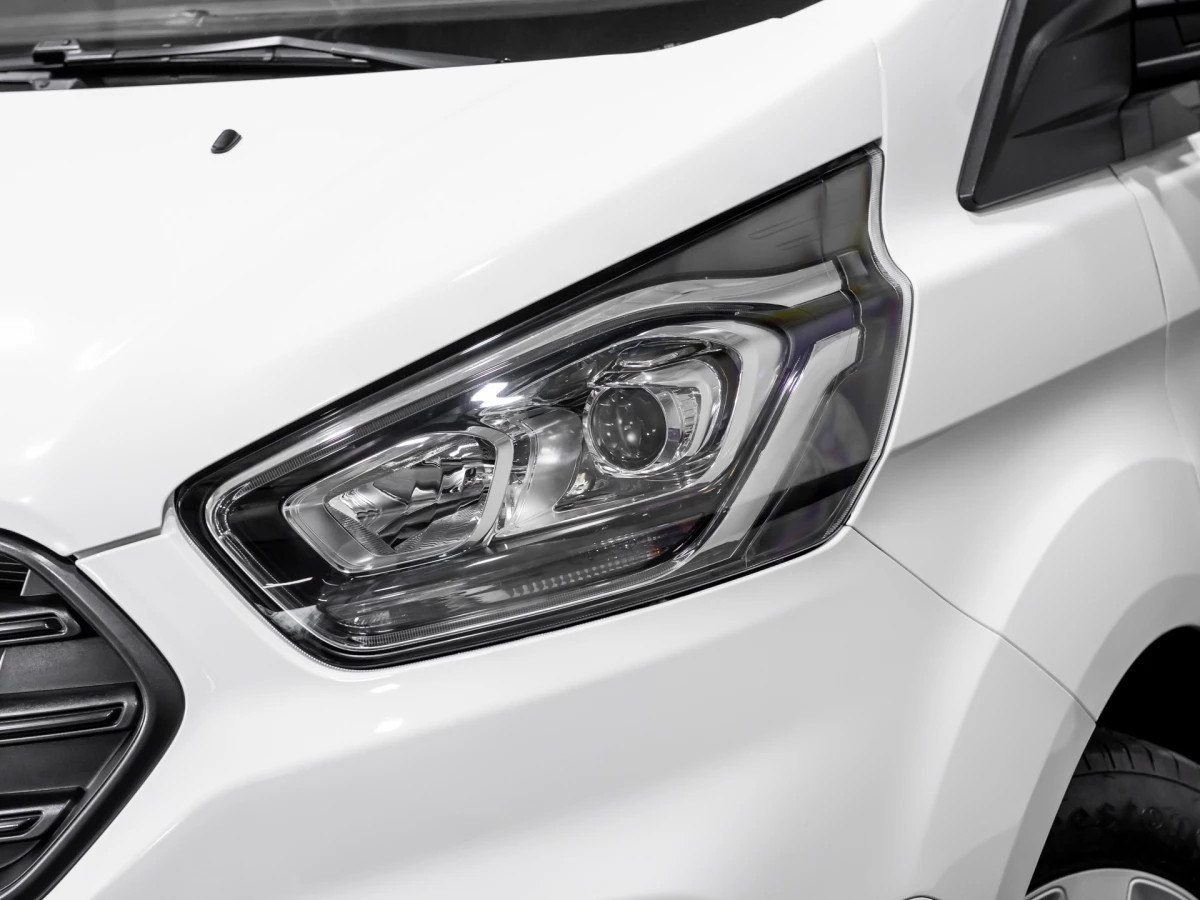 Ford-Transit Custom-image-3