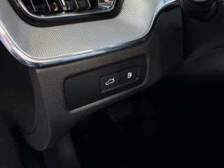 Volvo XC60 Volvo XC60 2.0 T6 350PK PHEV AWD PLUS DARK LONG RANGE PANO HARMAN-KARDON 360CAM ELEK.KLEP STUUR/STOEL VERW. Plug in Hybrid - afbeelding nr 25