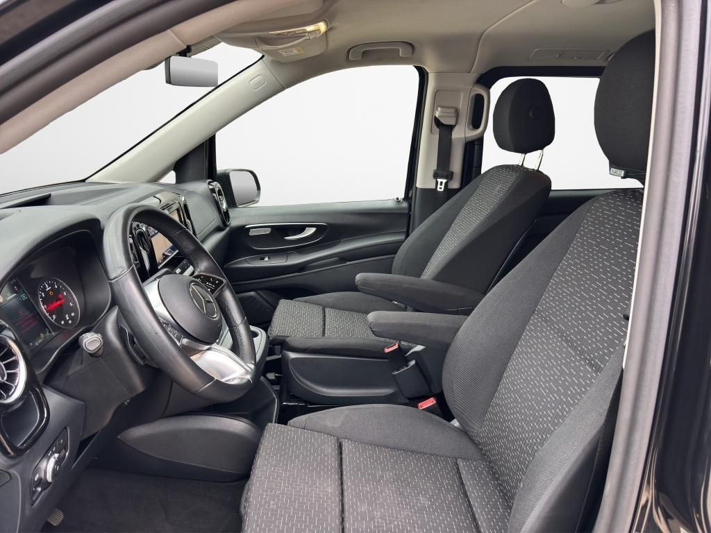 Mercedes-Benz-Vito-image-17