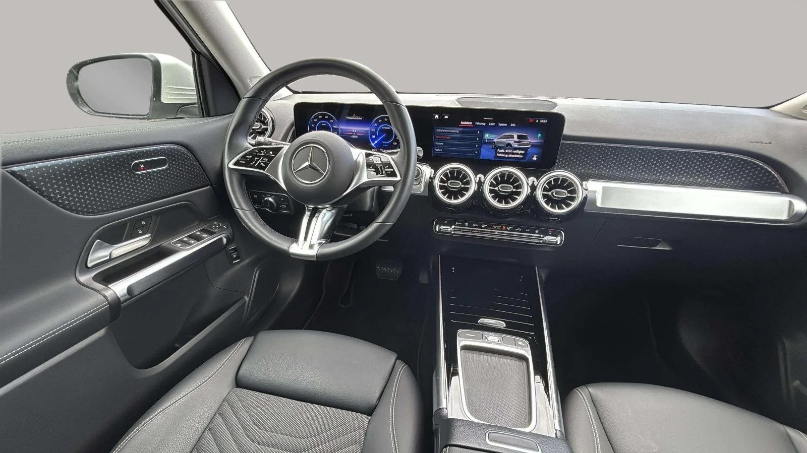 Mercedes-Benz-EQB-image-10