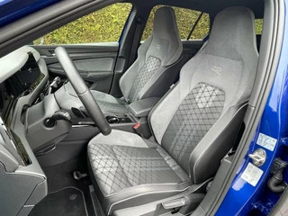 Volkswagen Golf Volkswagen Golf 1.5 eTSI R-Line Automaat | IQ LIGHT | TREKHAAK WEGKLAPBAAR | 18 INCH VELGEN - afbeelding nr 16