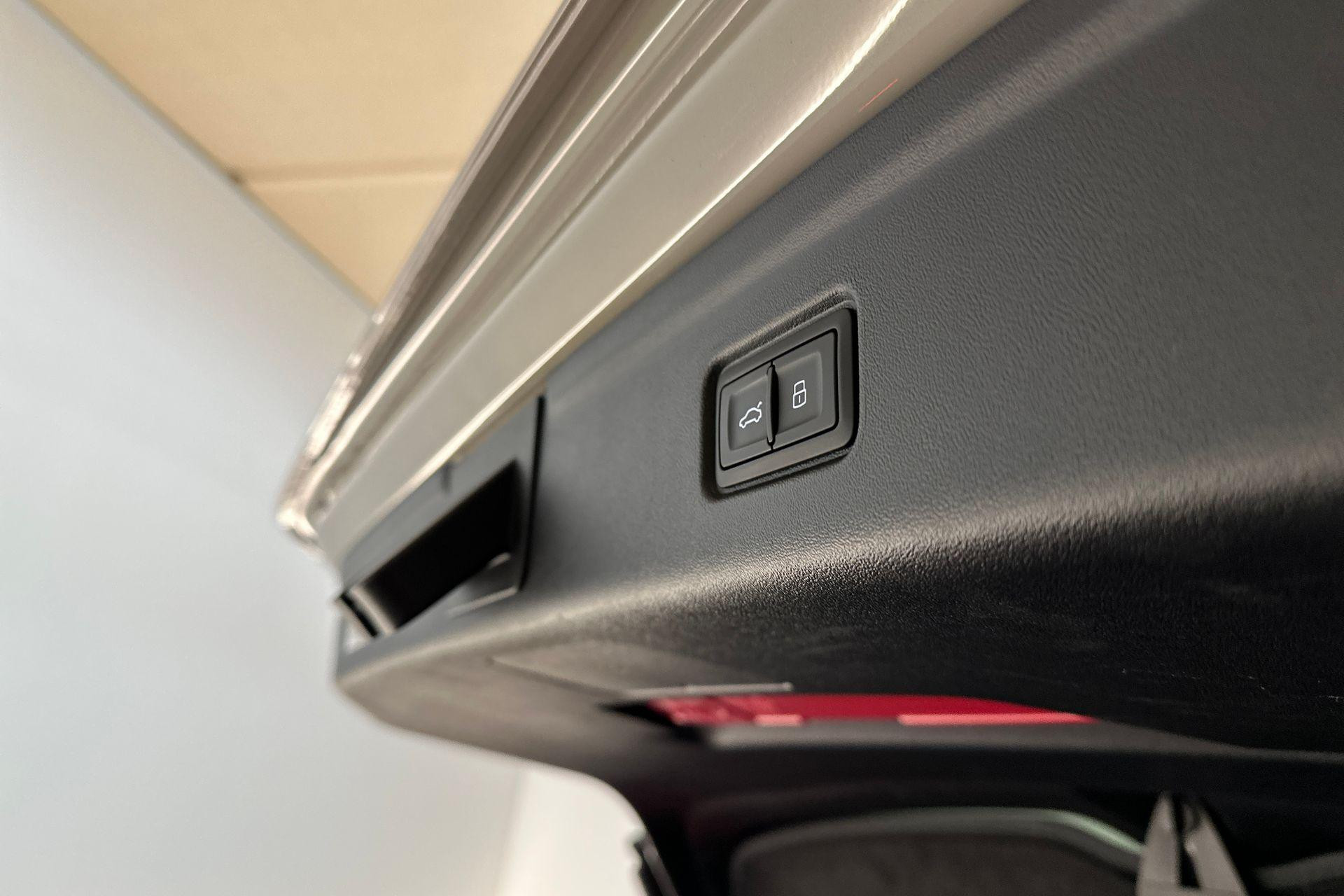 Hoofdafbeelding Audi S6 Avant e-tron