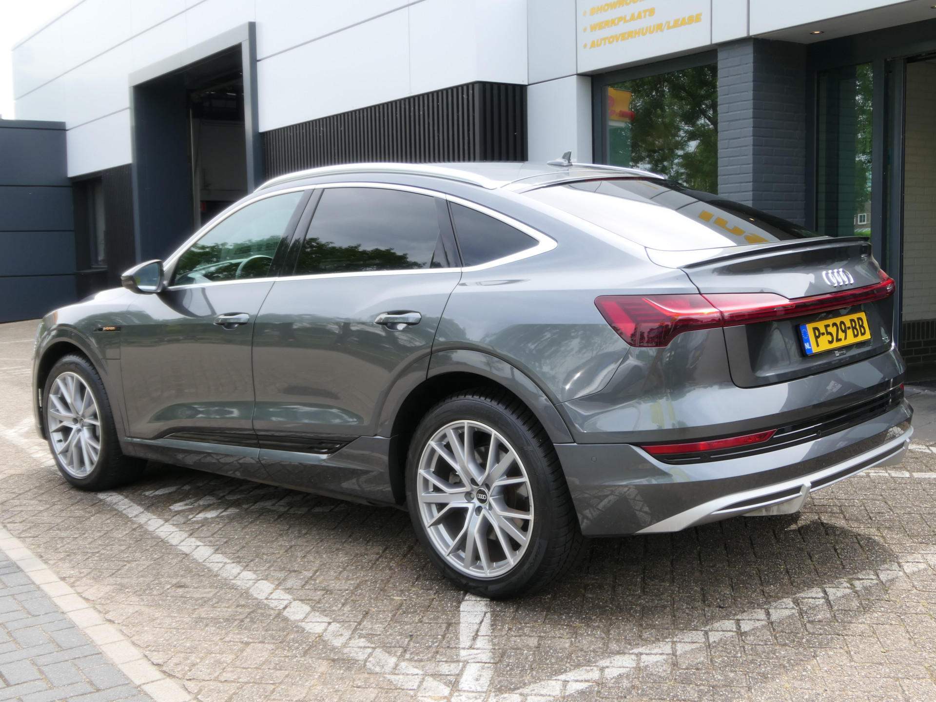 Hoofdafbeelding Audi e-tron