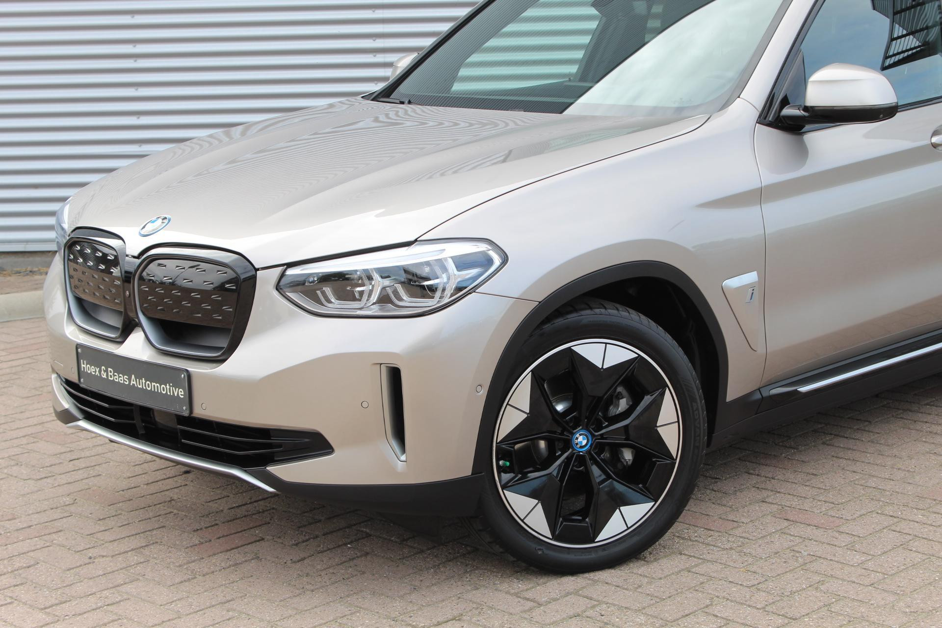 Hoofdafbeelding BMW iX3