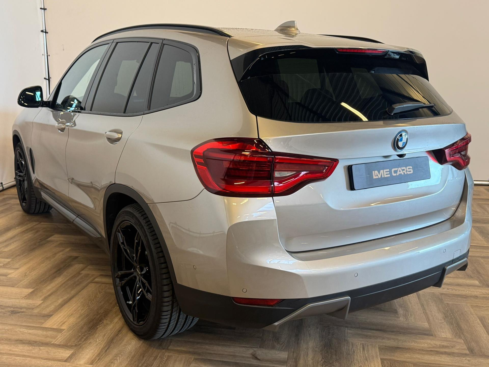 Hoofdafbeelding BMW iX3