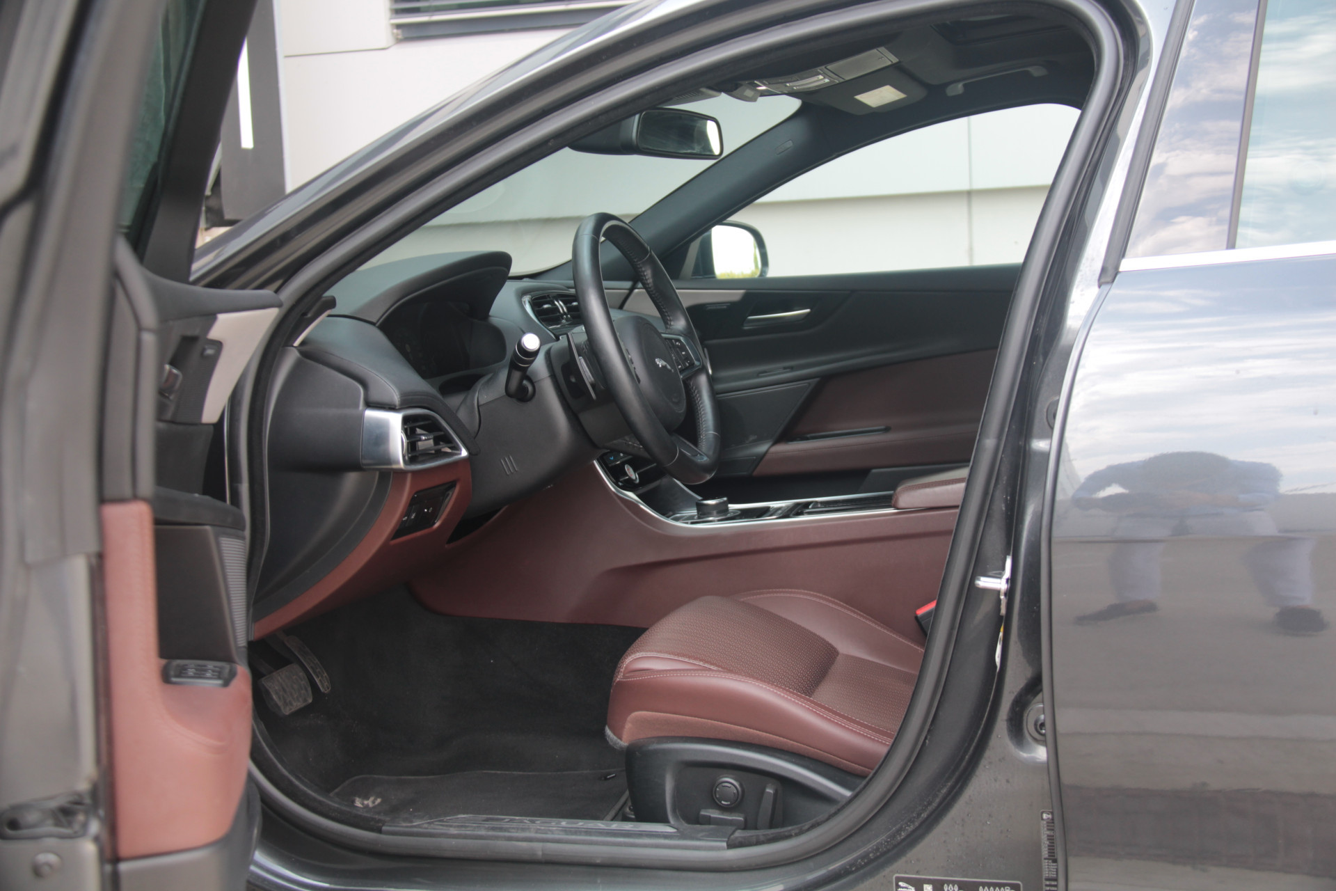 Hoofdafbeelding Jaguar XE