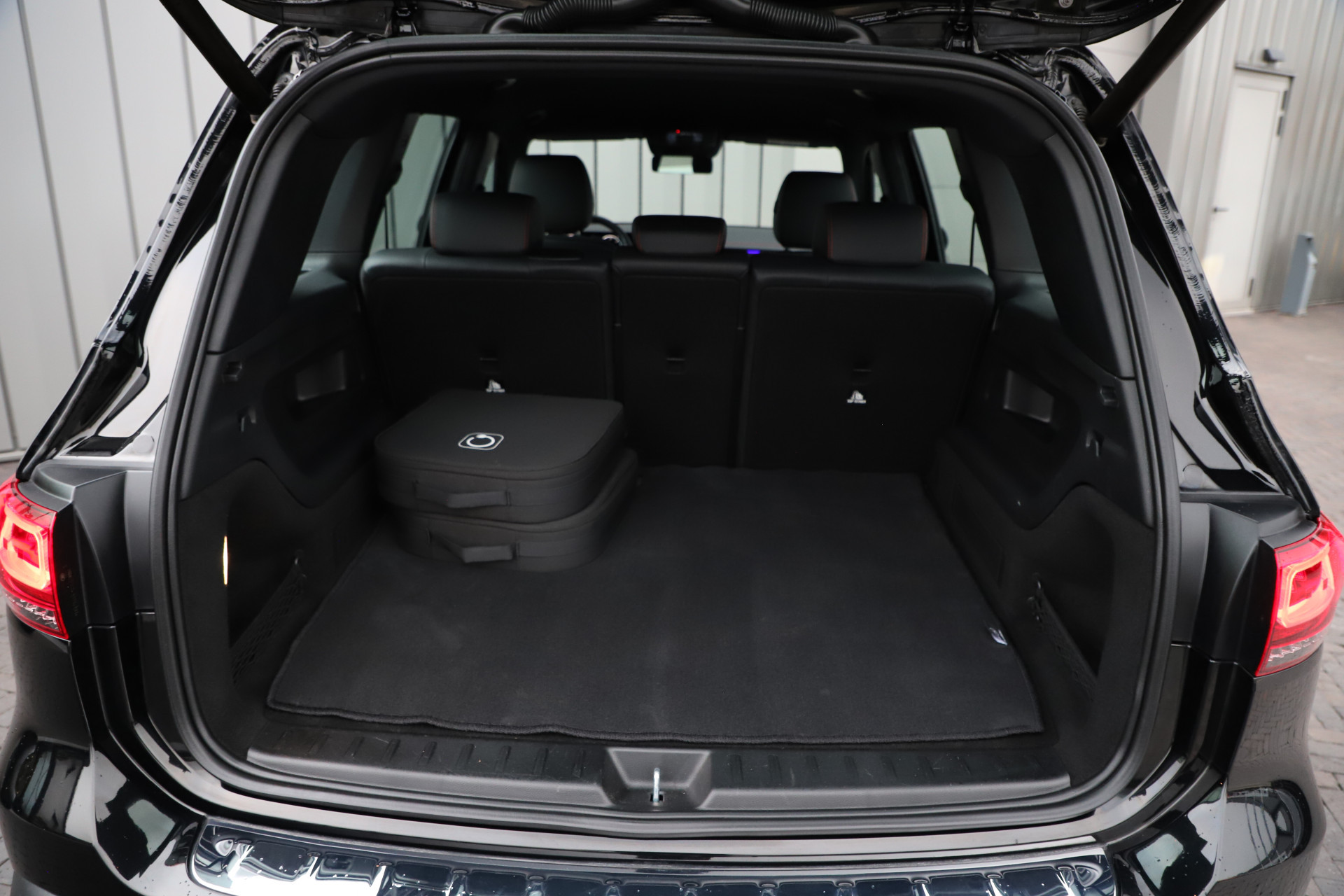 Hoofdafbeelding Mercedes-Benz EQB