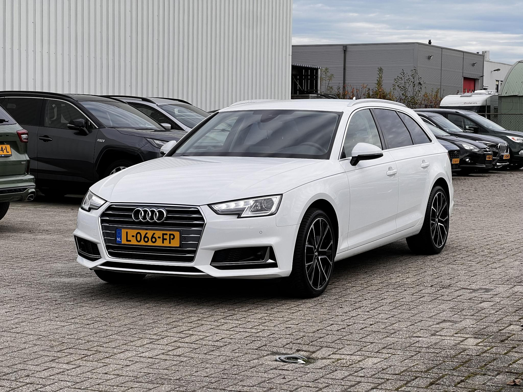 Hoofdafbeelding Audi A4