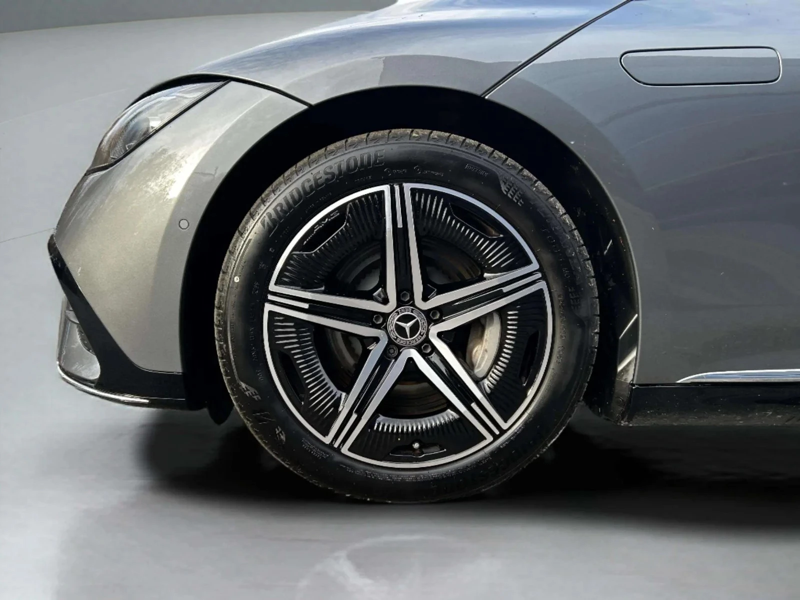 Mercedes-Benz-EQE-image-8