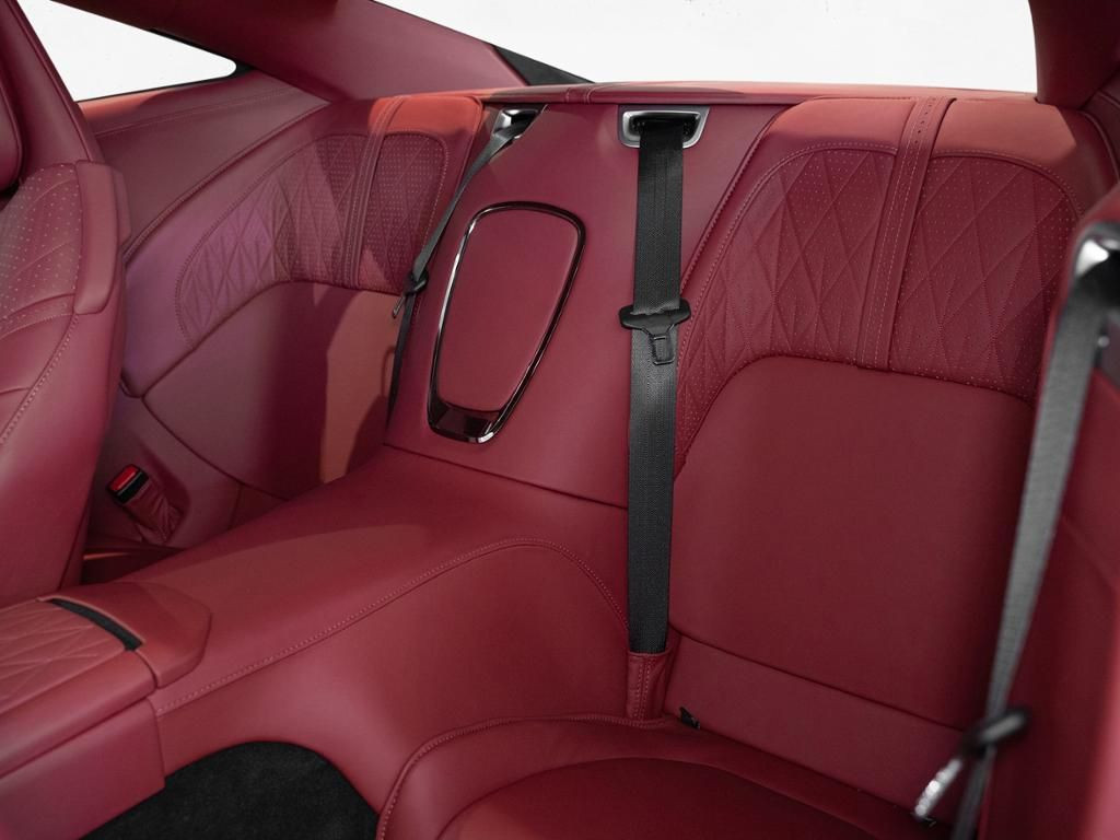 Aston Martin-DB12-image-28