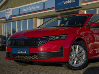 Škoda Octavia Škoda Octavia Combi 1.5 TSI MHEV Business Edition Plus | Matrix LED | Chrome pakket | Stoel-, Stuur- & voorruitverwarming | Navi 13inch | Elektr.trekhaak | El. achterklep m.sensor | ACC | - afbeelding nr 19