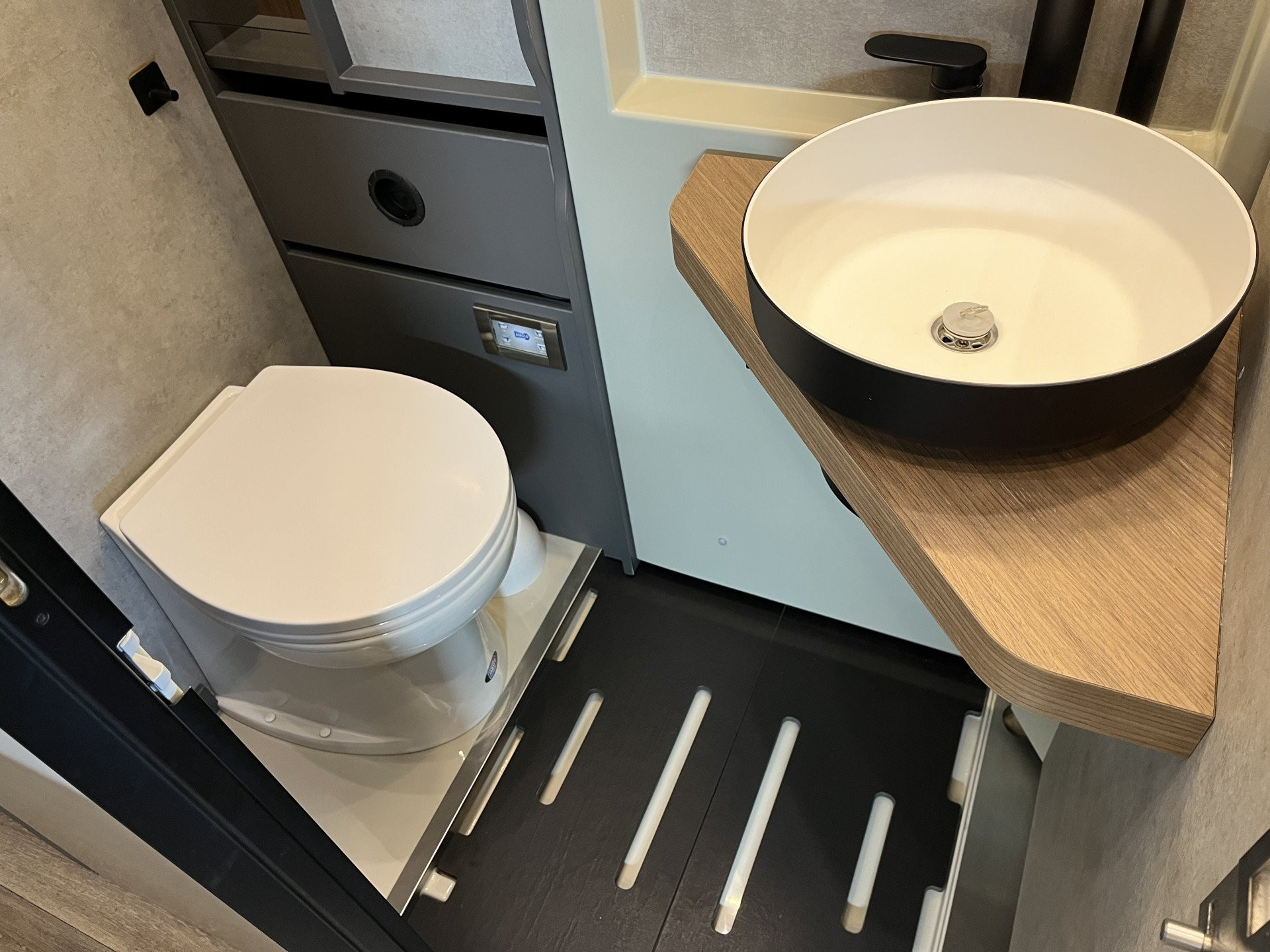 Hoofdafbeelding Niesmann+Bischoff ISmove 7.3F