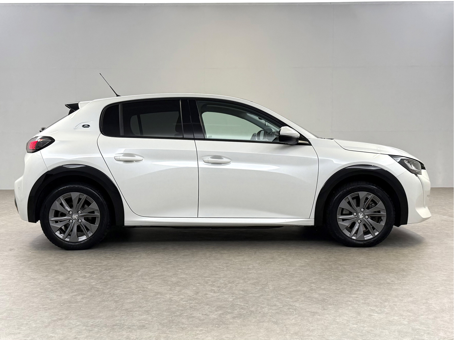 Hoofdafbeelding Peugeot e-208