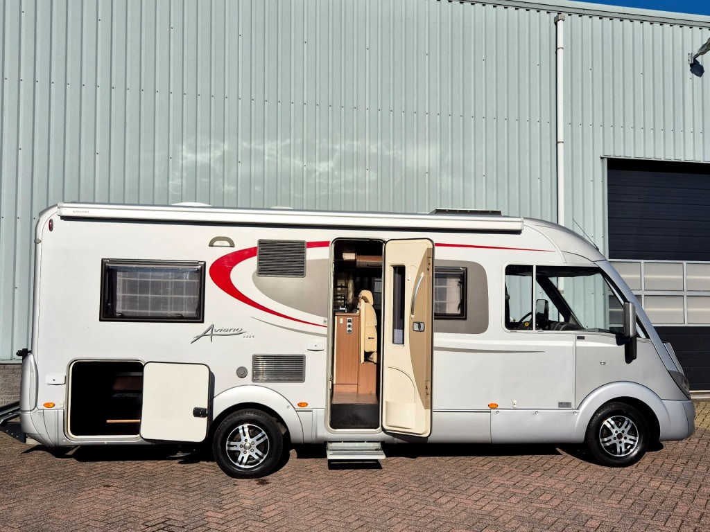 Hoofdafbeelding Bürstner Aviano I684 Zeer Complete Camper