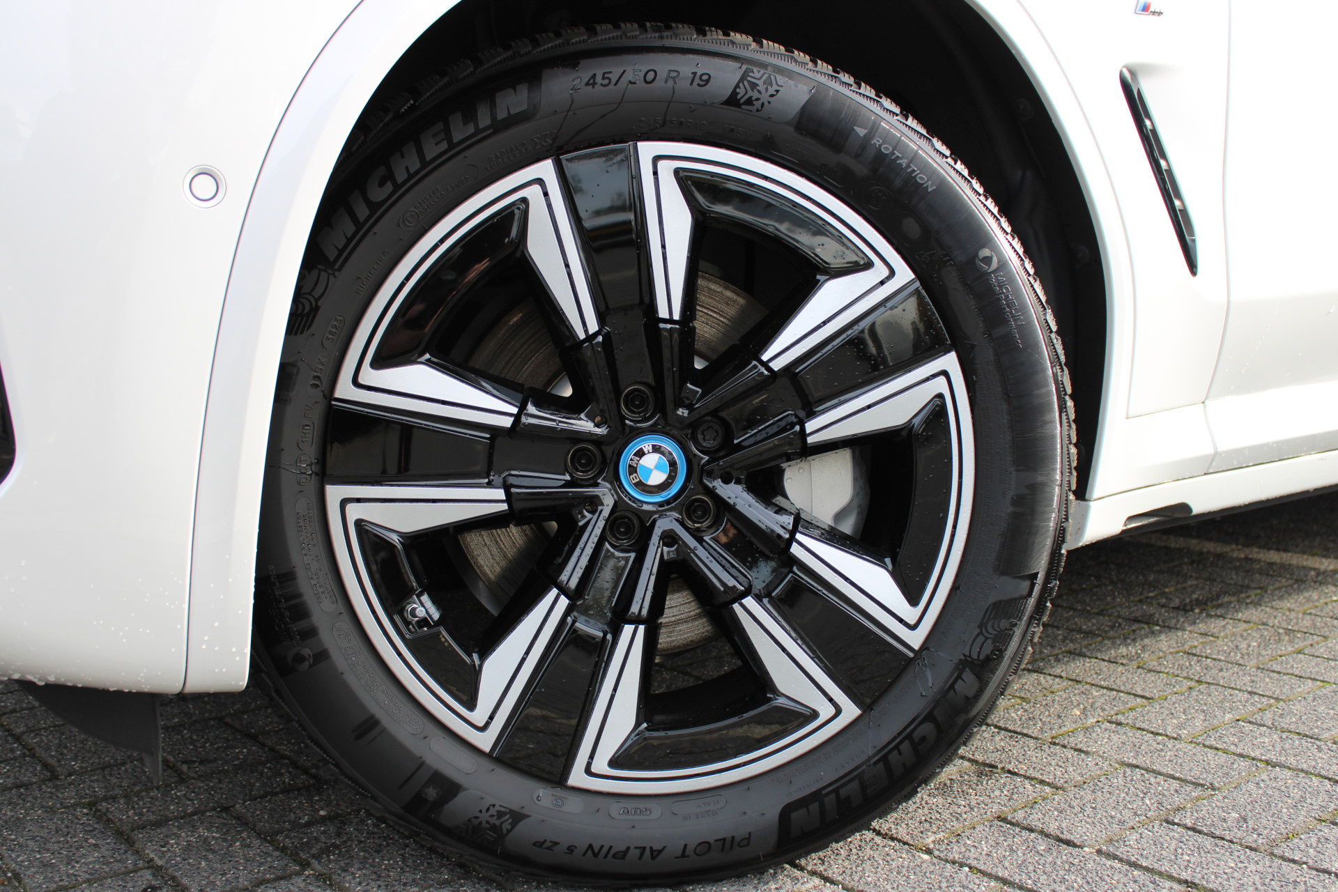 Hoofdafbeelding BMW iX3