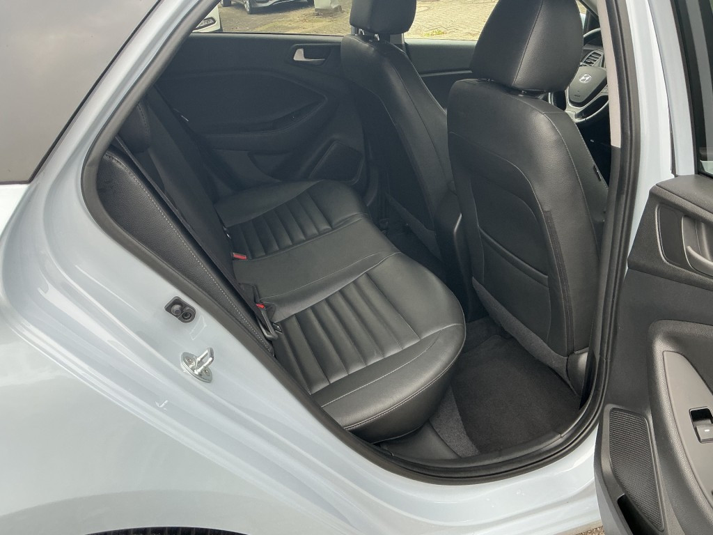 Hoofdafbeelding Hyundai i20