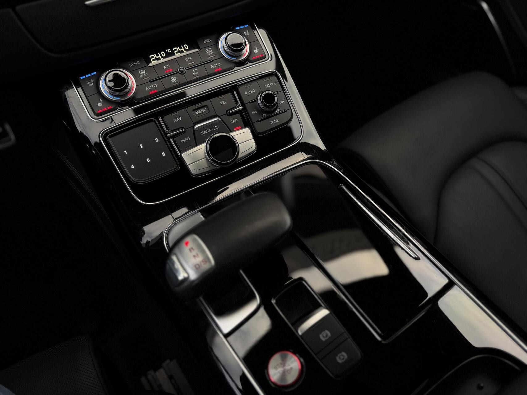 Hoofdafbeelding Audi S8