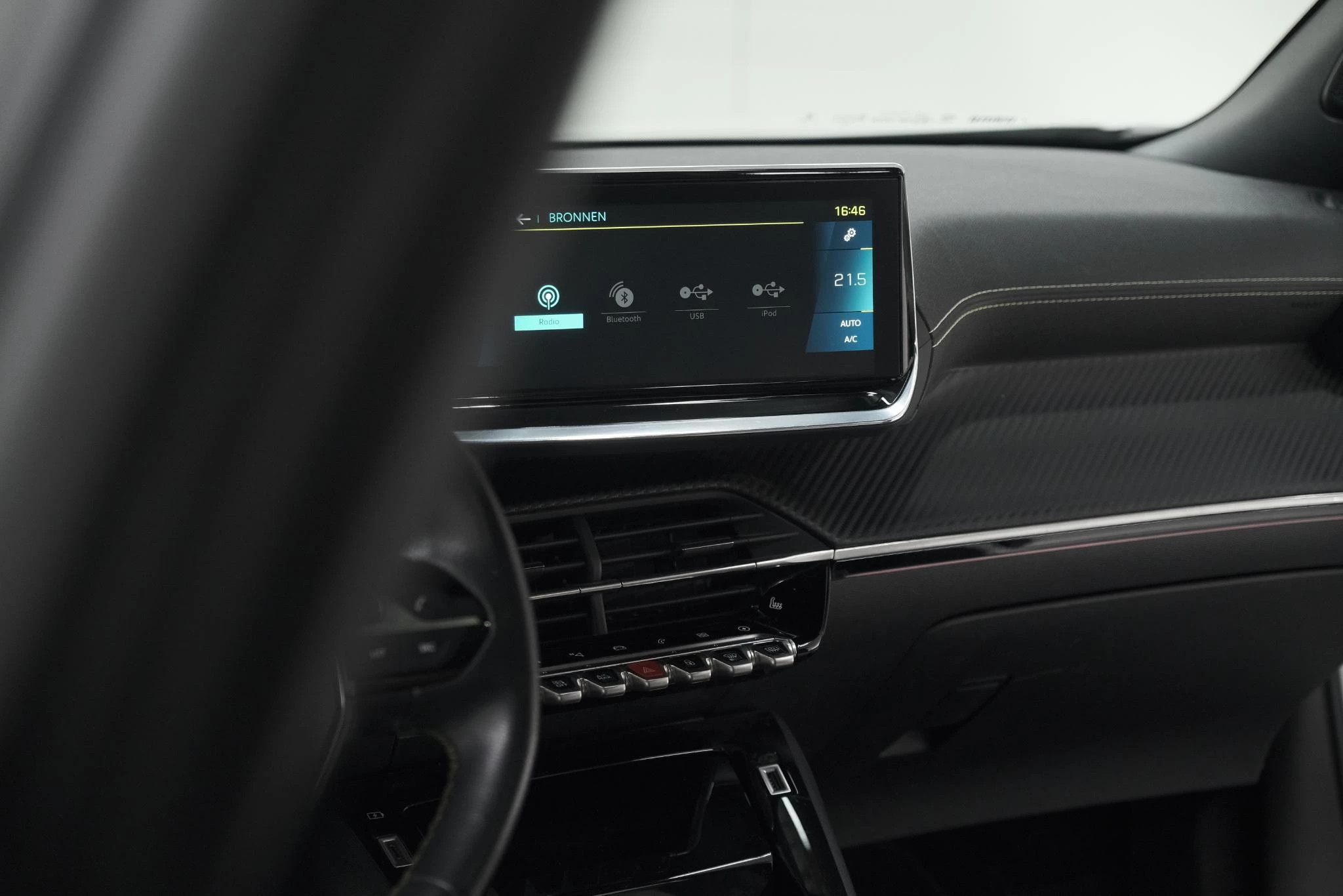 Hoofdafbeelding Peugeot e-2008