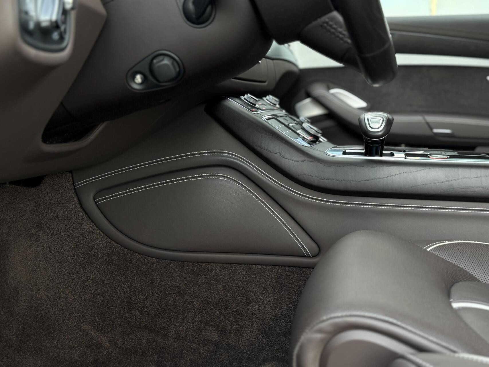 Hoofdafbeelding Audi S8