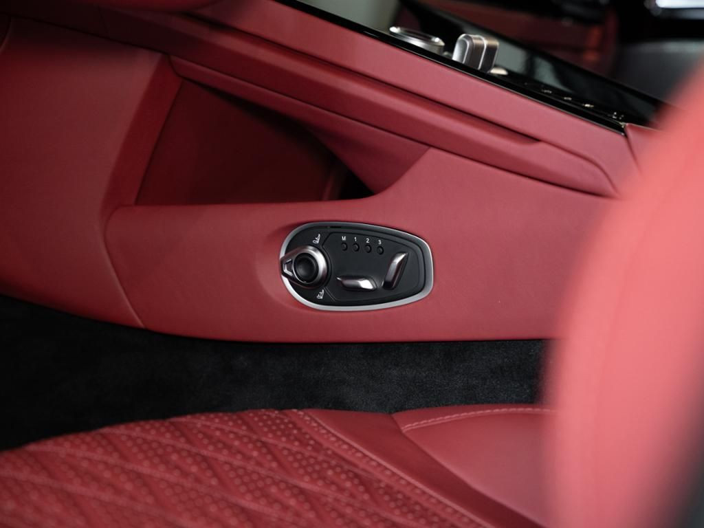 Aston Martin-DB12-image-25