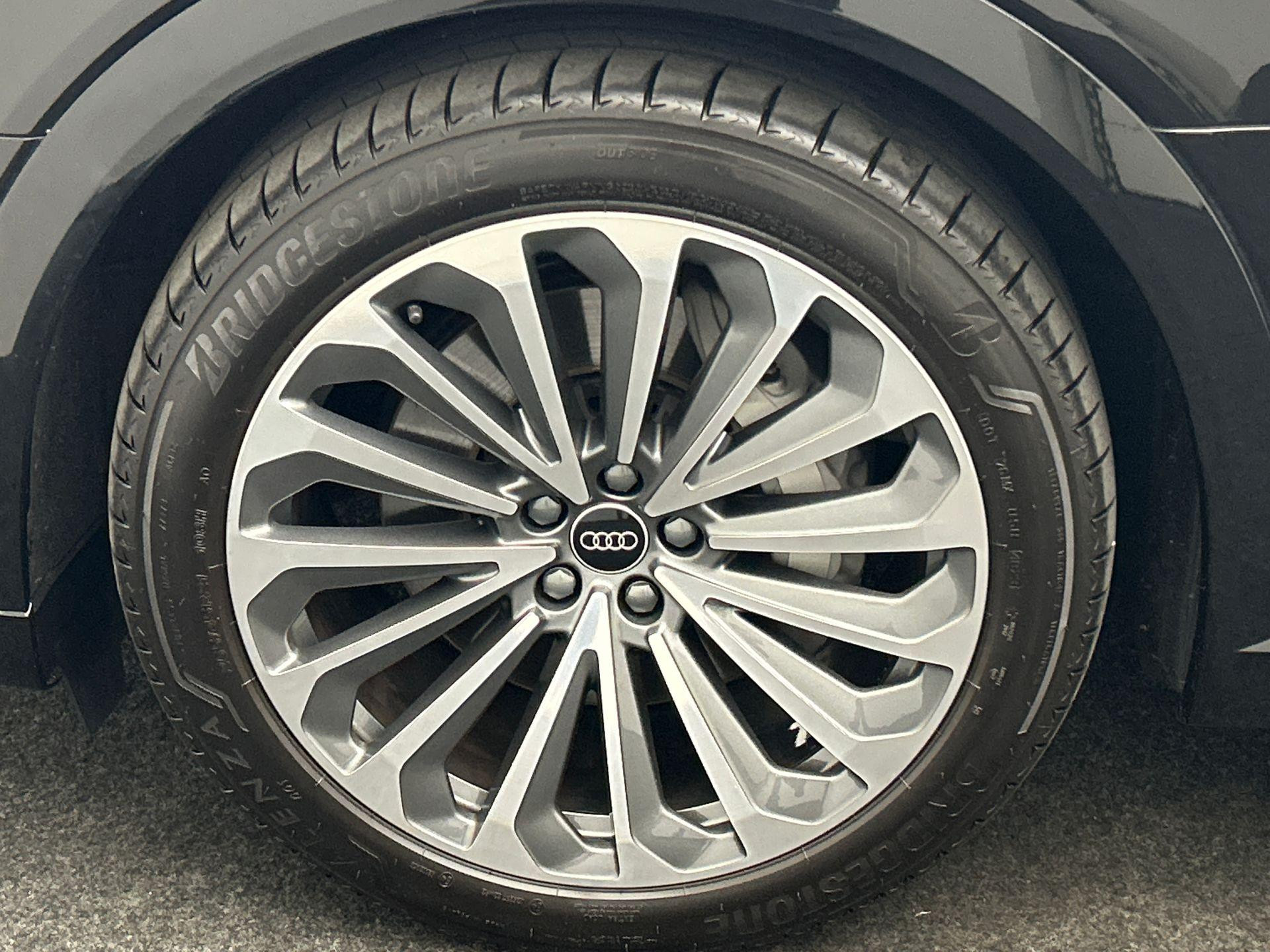 Hoofdafbeelding Audi Q8 Sportback e-tron