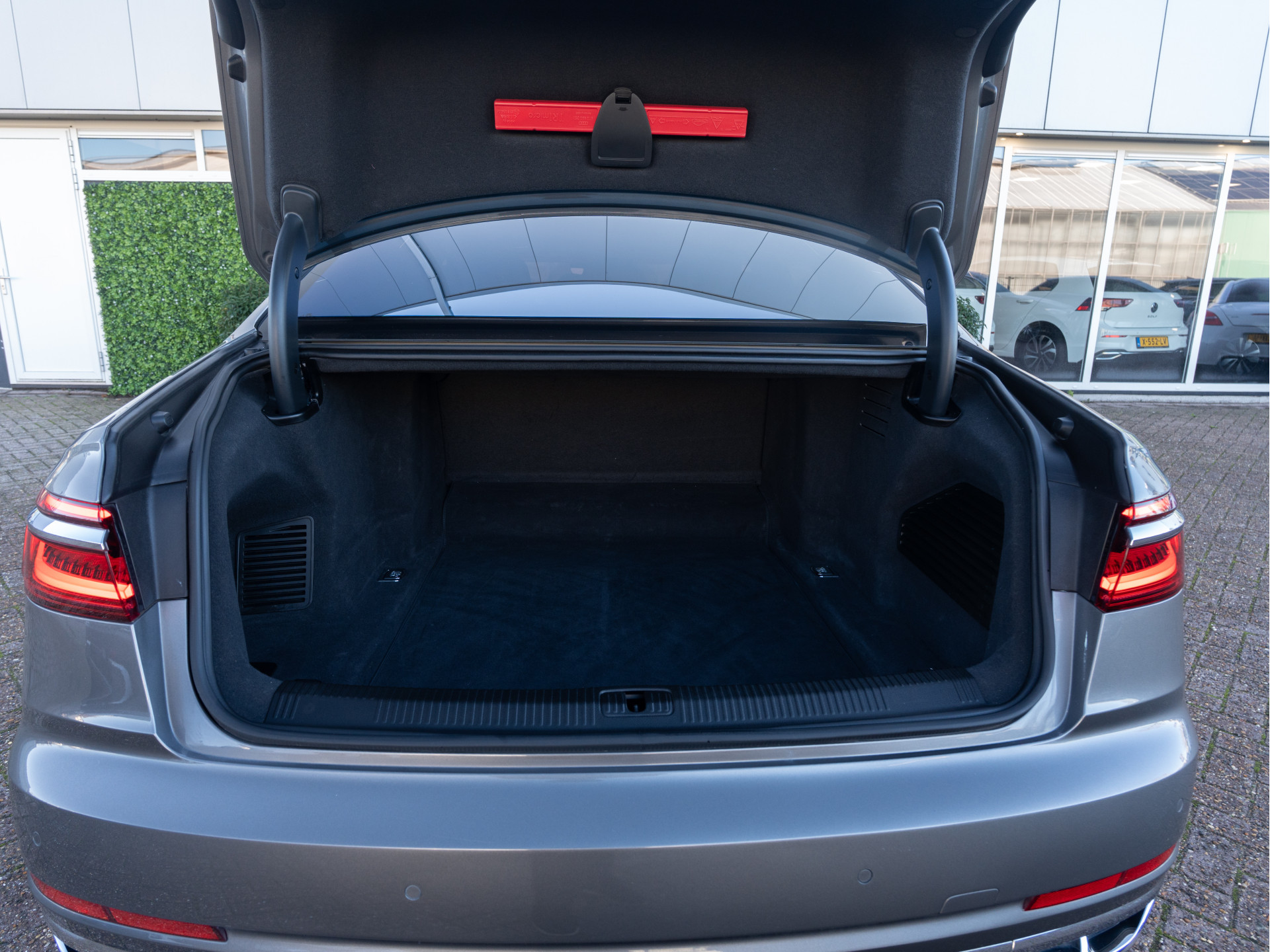 Hoofdafbeelding Audi A8