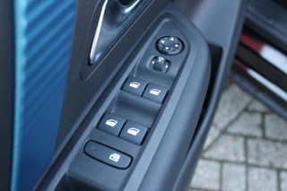 Citroën ë-C4 Citroen Ë-C4 FEEL PACK 136PK 50 kWh | ACHTERUITRIJ CAMERA | NAVIGATIE | APPLE CARPLAY/ANDROID AUTO | LED KOPLAMPEN | CLIMATE CONTROL | CRUISE CONTROL | 18
