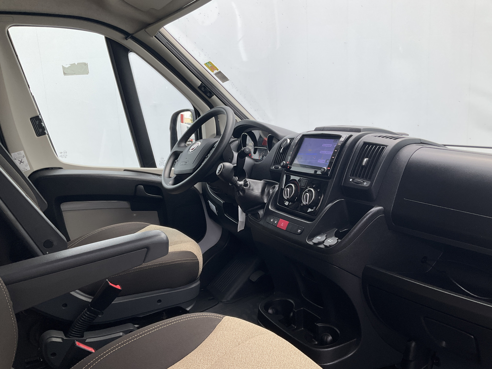 Hoofdafbeelding Knaus R07