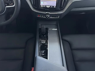 Volvo XC60 Volvo XC60 2.0 T6 350PK PHEV AWD PLUS DARK LONG RANGE PANO HARMAN-KARDON 360CAM ELEK.KLEP STUUR/STOEL VERW. Plug in Hybrid - afbeelding nr 31