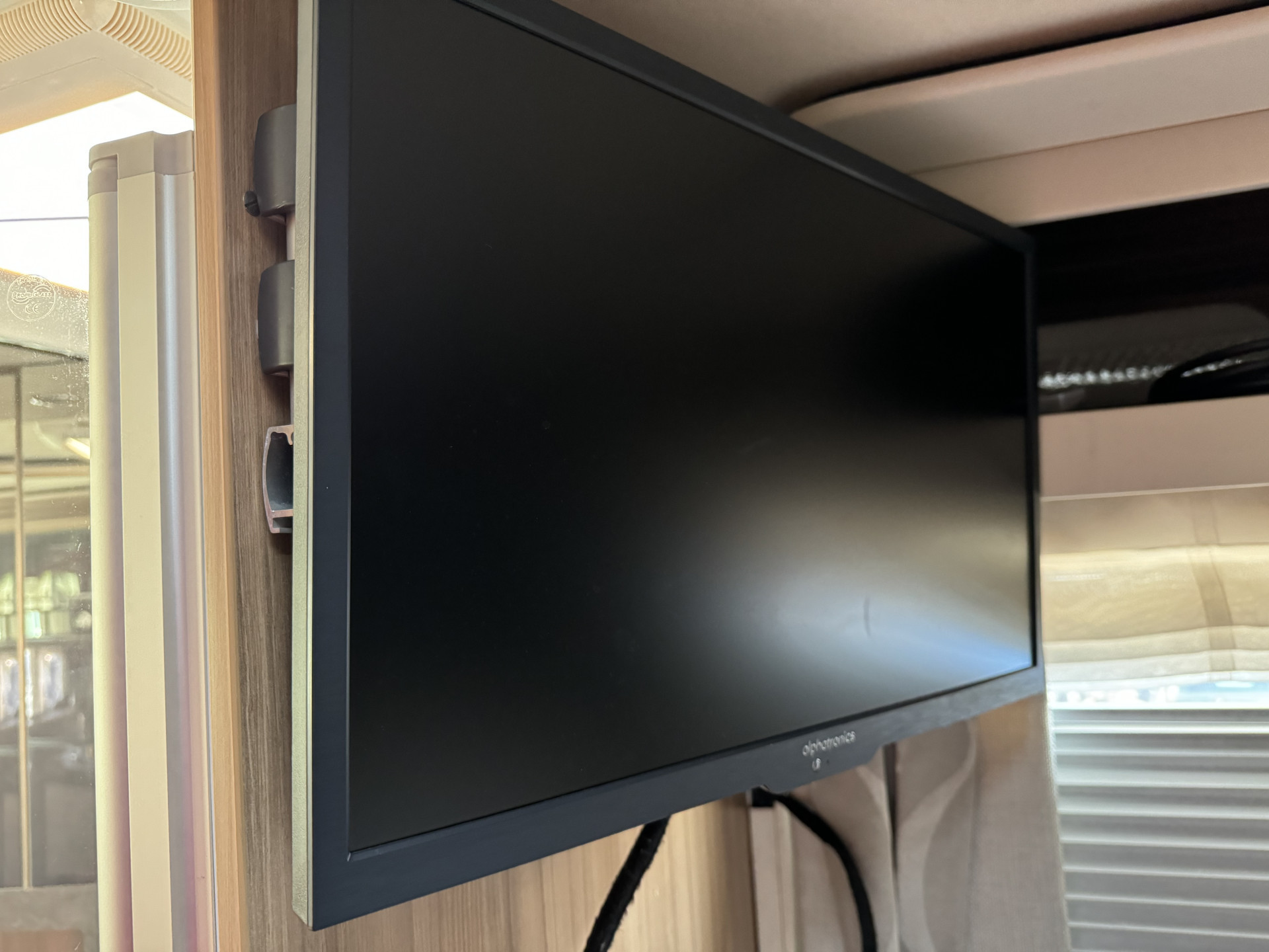 Hoofdafbeelding Knaus R03