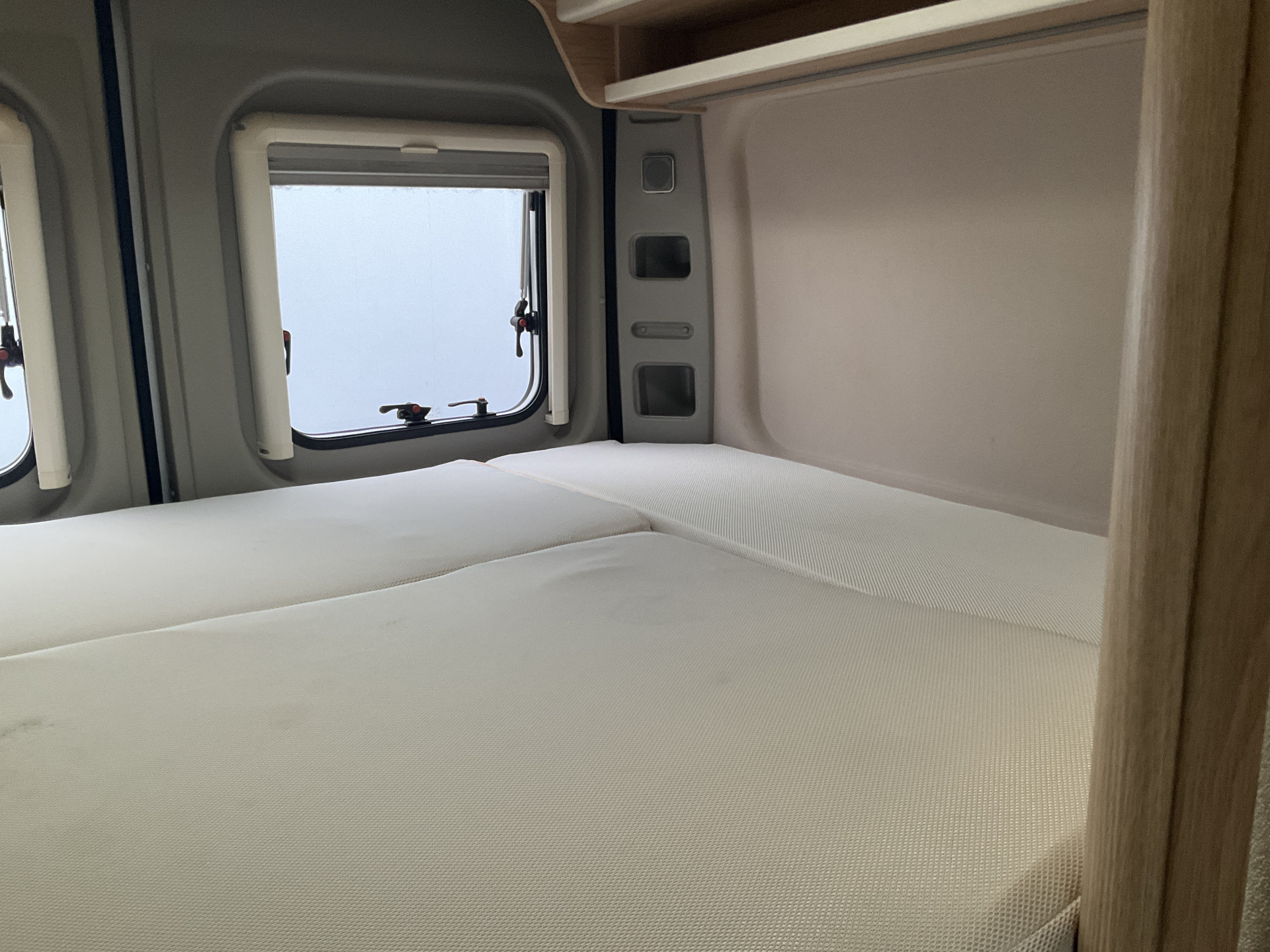 Hoofdafbeelding Knaus R07