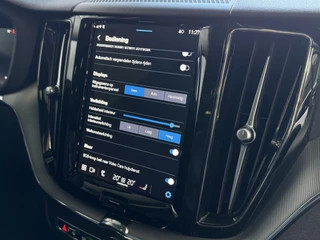 Volvo XC60 Volvo XC60 2.0 T6 350PK PHEV AWD PLUS DARK LONG RANGE PANO HARMAN-KARDON 360CAM ELEK.KLEP STUUR/STOEL VERW. Plug in Hybrid - afbeelding nr 43