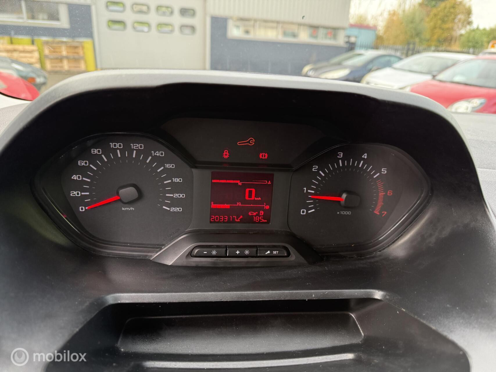 Hoofdafbeelding Peugeot Partner