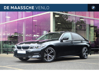 BMW 3 Serie 320i High Executive Automaat / Schuif-kanteldak / Sportstoelen / Stoelverwarming / Airconditioning / Cruise Control / PDC / Live Cockpit Professional