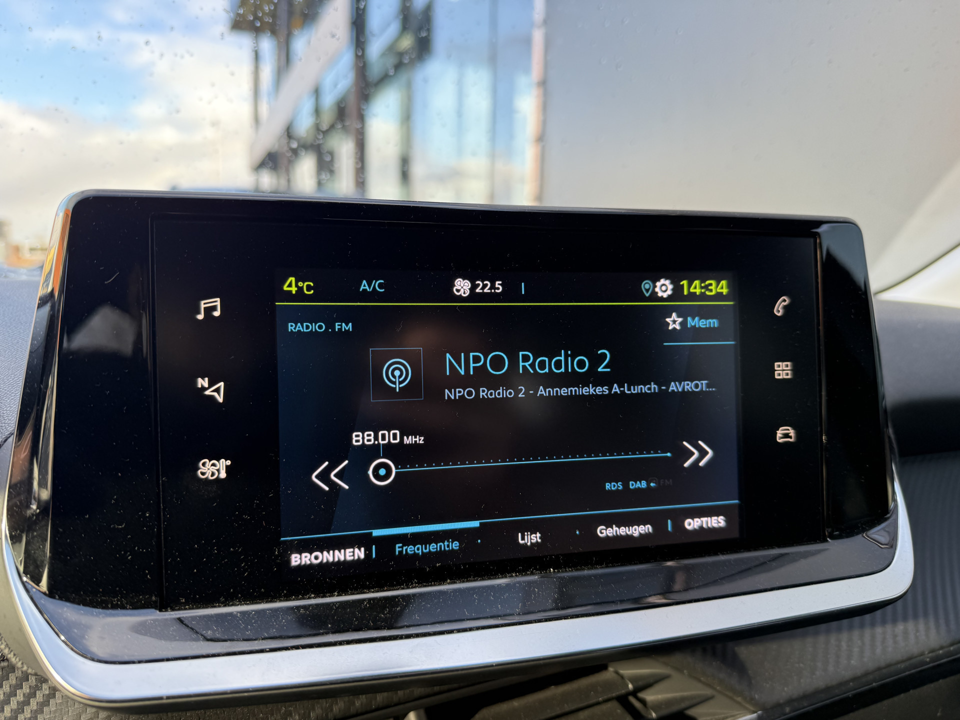 Hoofdafbeelding Peugeot e-208