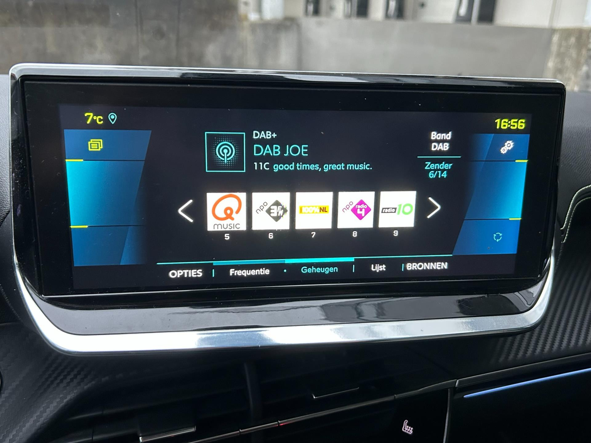 Hoofdafbeelding Peugeot e-208