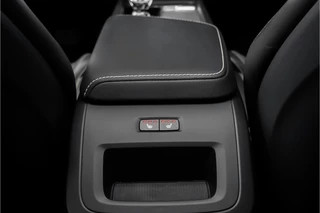Volvo S60 Volvo S60 2.0 B4 R-Design Ultimate Dark ACC Schuifdak Camera 1e Eig - afbeelding nr 35
