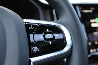 Volvo XC60 Volvo XC60 2.0 T6 Plug-in hybrid AWD Plus Black Edition | Panoramadak | H&K | 360 camera | Winterpack - afbeelding nr 11