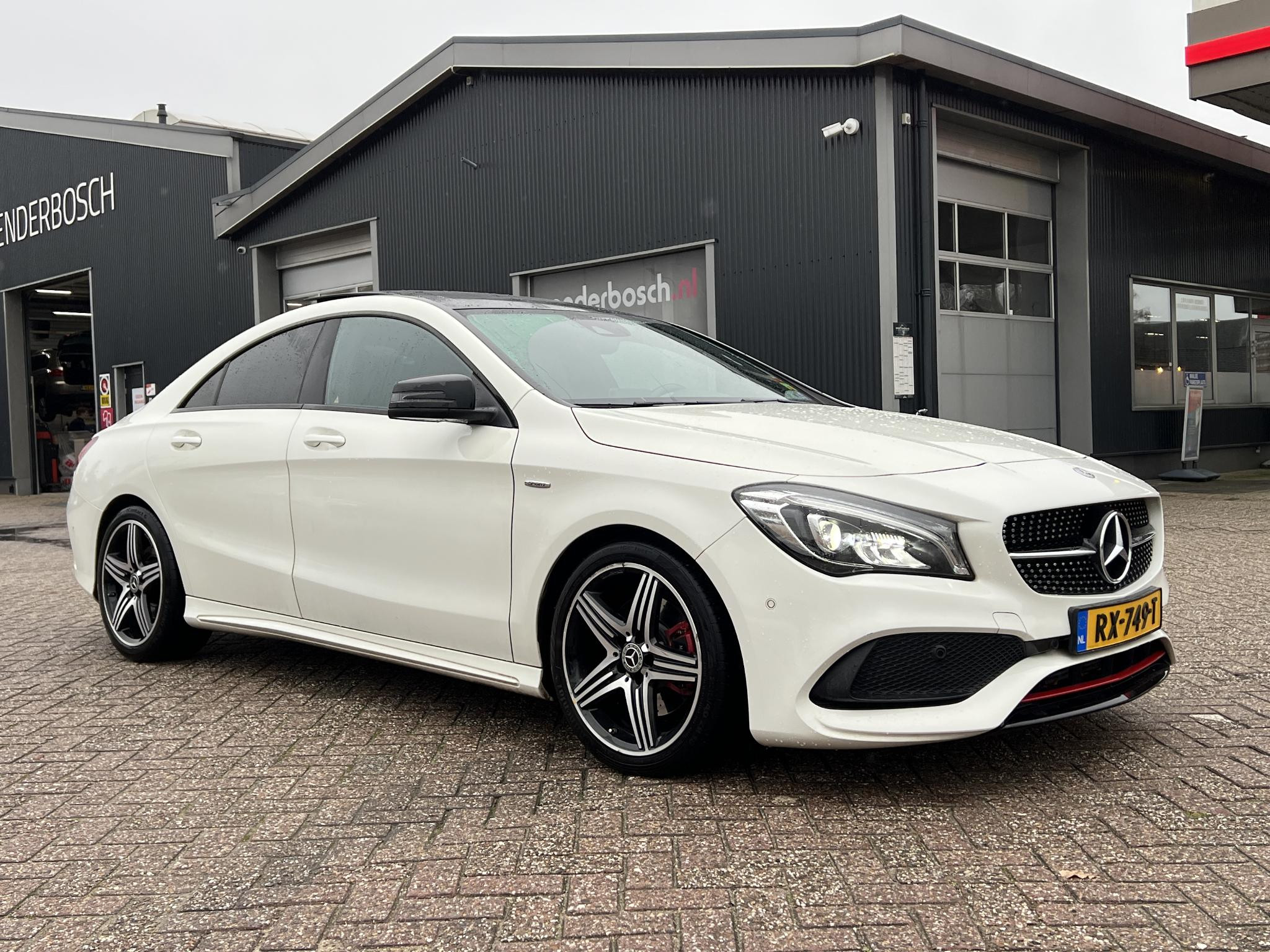 Hoofdafbeelding Mercedes-Benz CLA