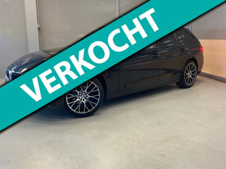 BMW 3-serie Touring 318i Executive | LED | ELEKT ACHTERKLEP | NAVI | 18"LM VELGEN |