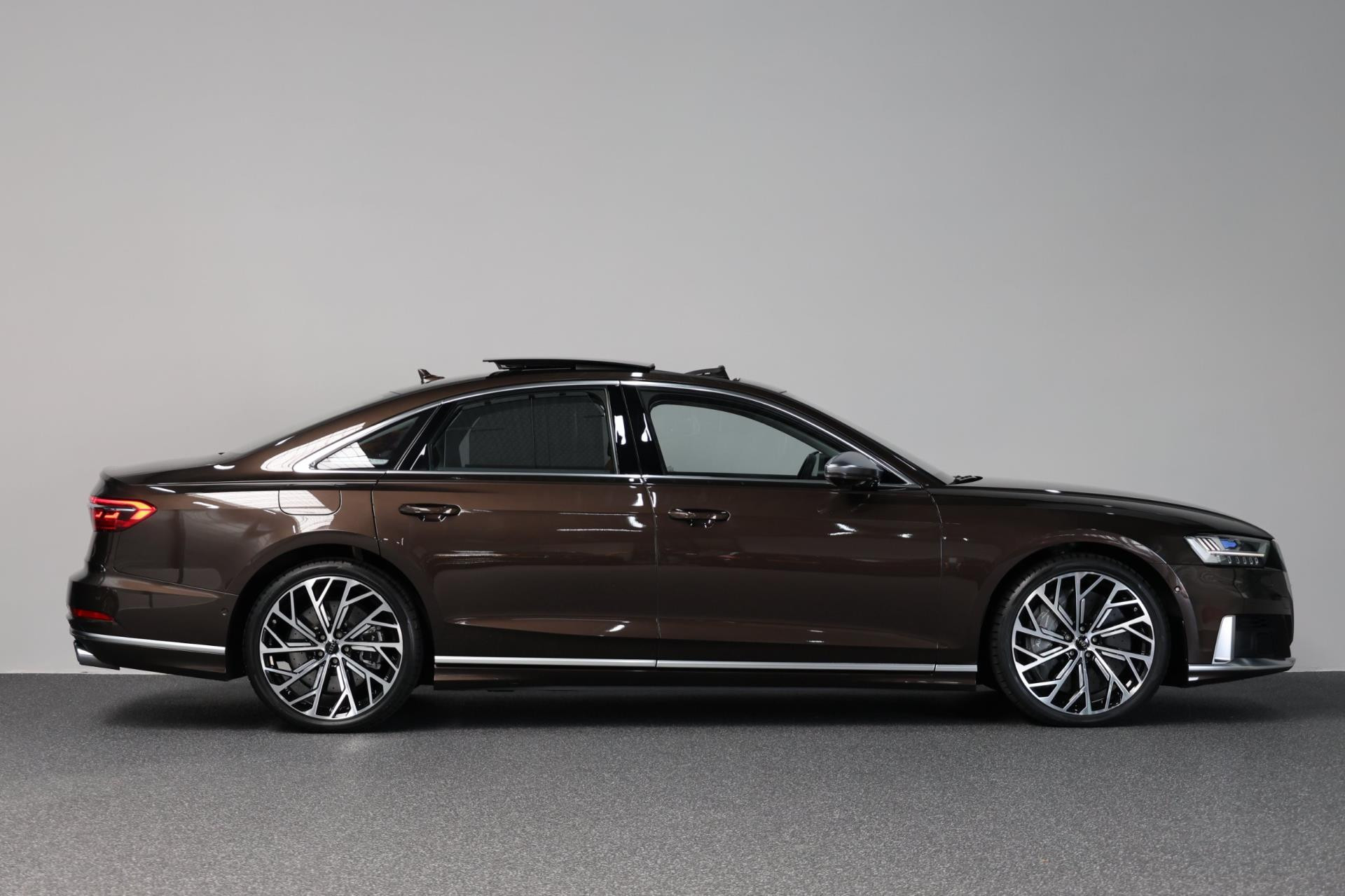 Hoofdafbeelding Audi S8