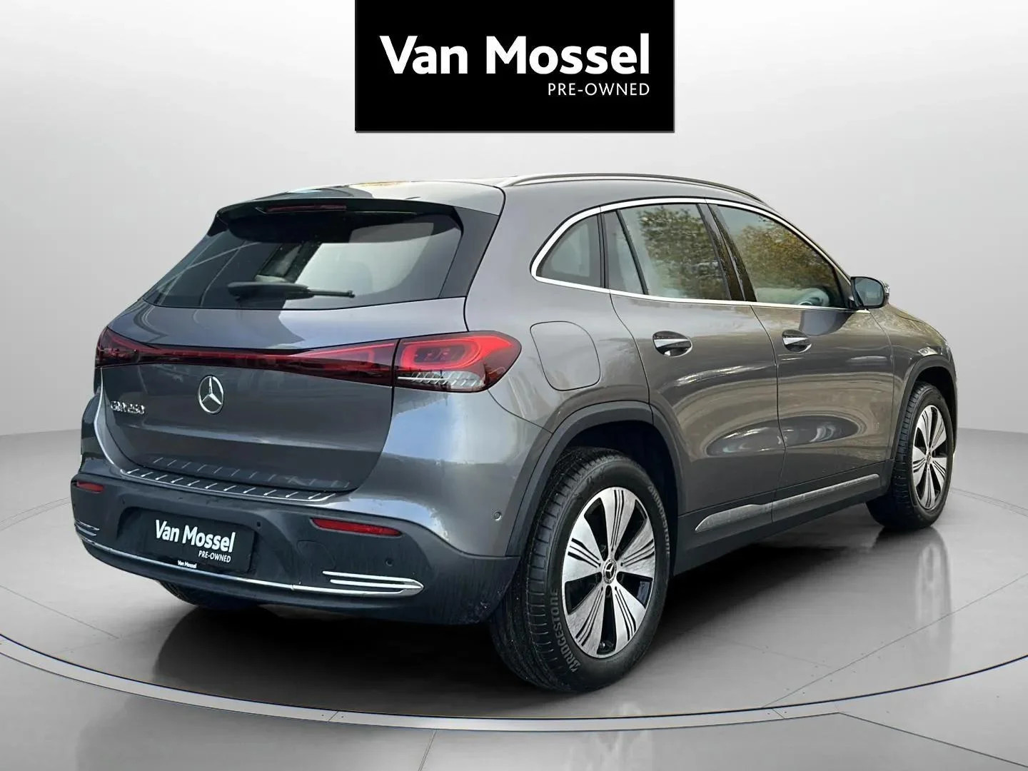 Mercedes-Benz-EQA-image-4