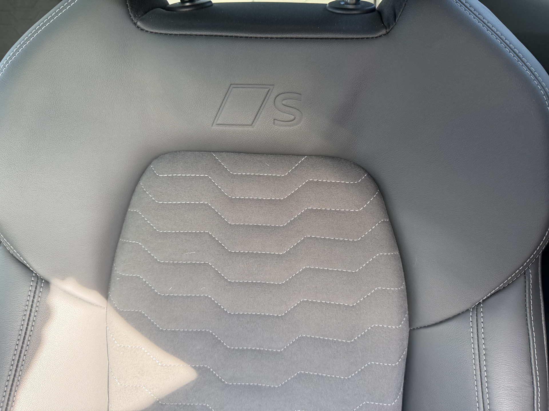 Hoofdafbeelding Audi A6 Avant e-tron